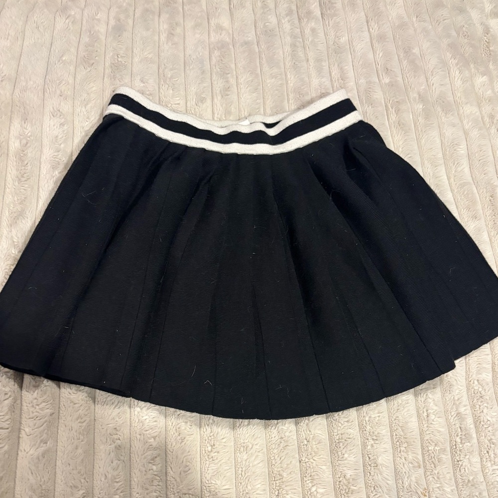 Black Pleated Skirt with Contrast Waistband navy and white size small